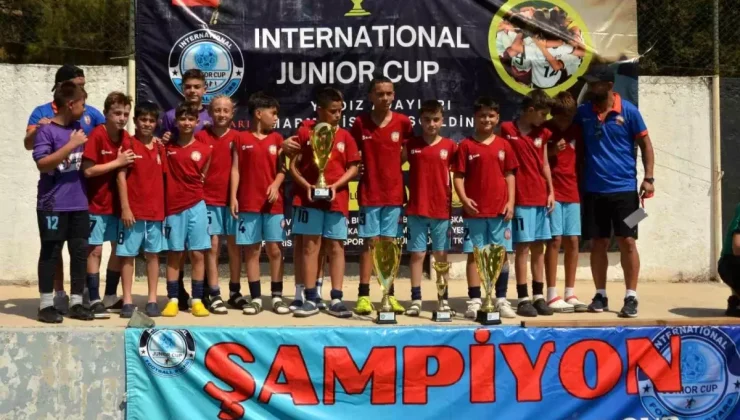 Darıca Kalespor U11 Takımı İnternationel Junior Cup’ta Şampiyon